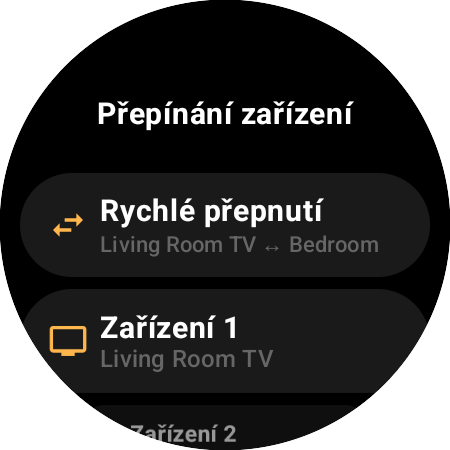 Obrazovka Přepínání zařízení s volbou Rychlé přepnutí mezi Living Room TV a Bedroom a poli Zařízení 1 a Zařízení 2