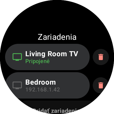 Zoznam Zariadenia v Roku Remote na hodinkách s Wear OS – Living Room TV pripojený (nazeleno), Roku Bedroom uložený podľa IP adresy a riadok Pridať zariadenie